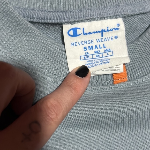 Champion Reverse Weave Crewneck Light Blue Zipper Pocket Detail on Chest Size S - Picture 5 of 5